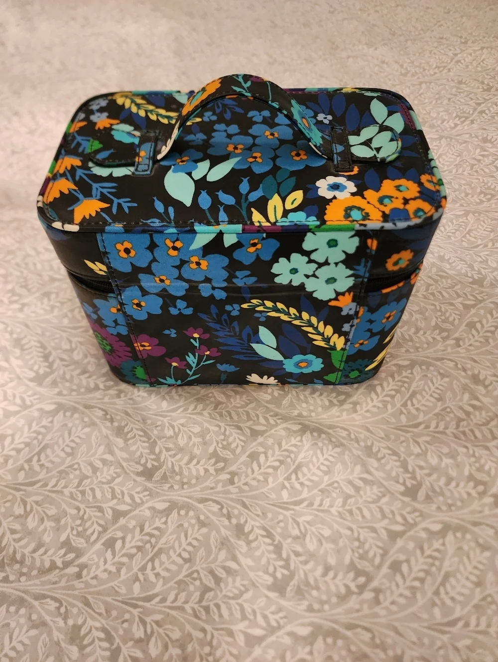 Vera Bradley Midnight Blues Choo Choo Travel Case